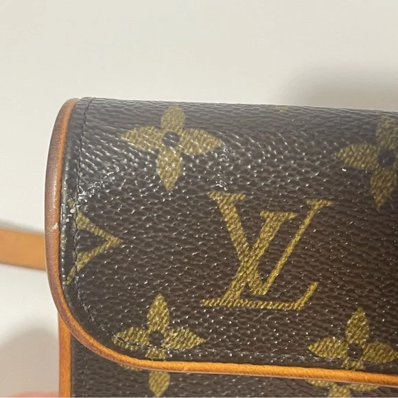 Louis Vuitton Monogramed Belt Bag 💎 AUTHENTICATED 💎 Belly Bag Serial FL0013 - Picture 14 of 17